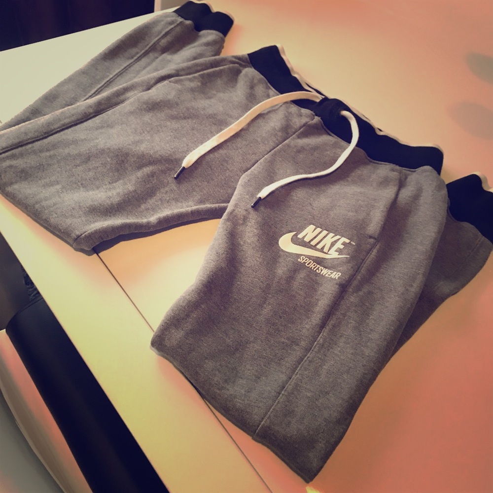 🖤Women’s Nike sweatpant joggers 🏃🏽‍♀️🖤